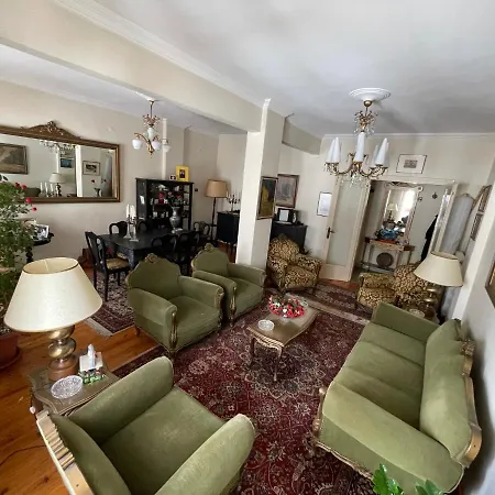 Classic 60's Apartment