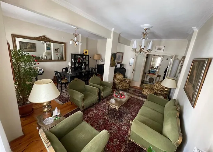 Classic 60's Apartment